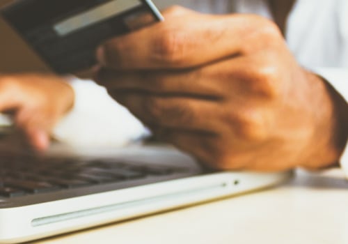 Qué pasos se deben seguir para crear una tienda en línea con el Master Ecommerce?